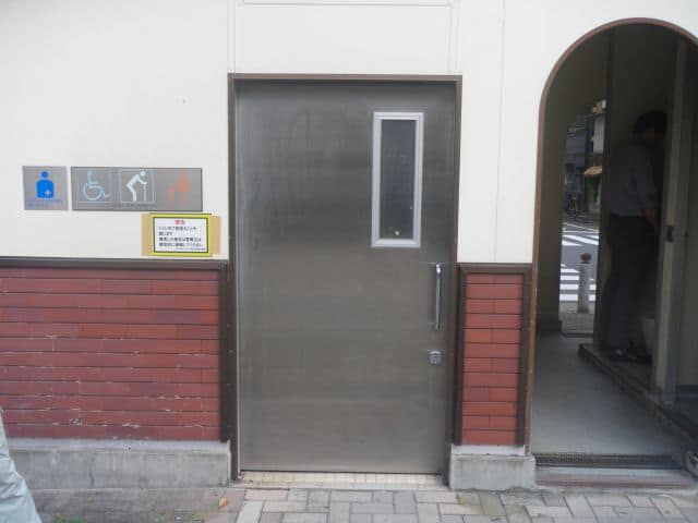 錦糸堀公園 のトイレ入口写真
