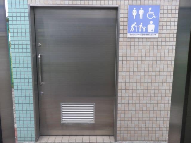 東墨田一丁目 のトイレ入口写真