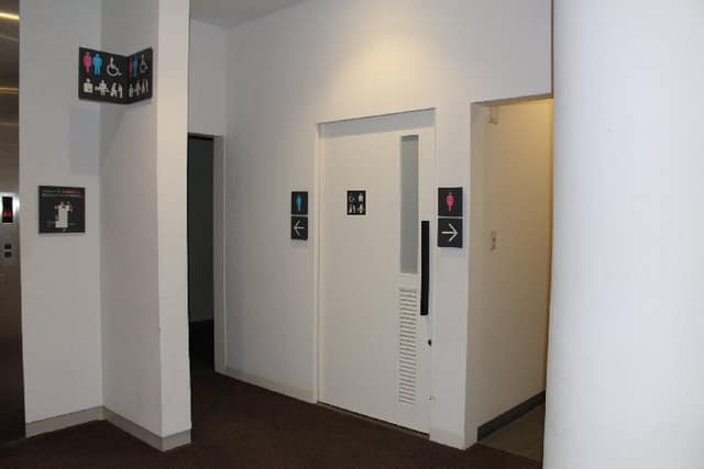 東京都美術館 のトイレ入口写真