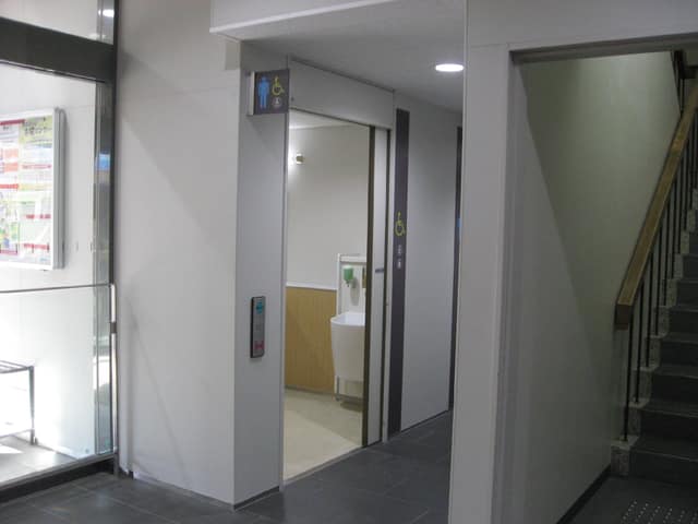 都立産業貿易センター台東館 のトイレ入口写真