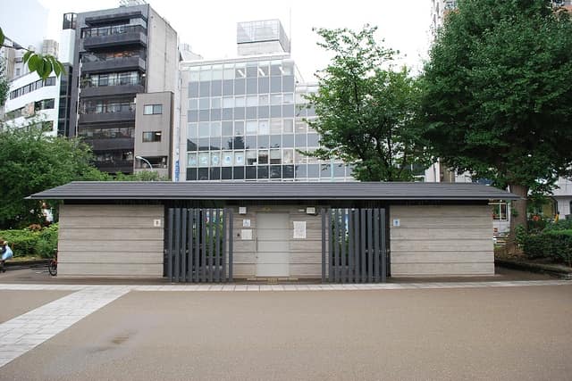 上野恩賜公園 のトイレ入口写真