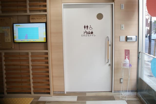 浅草保健相談センター のトイレ入口写真