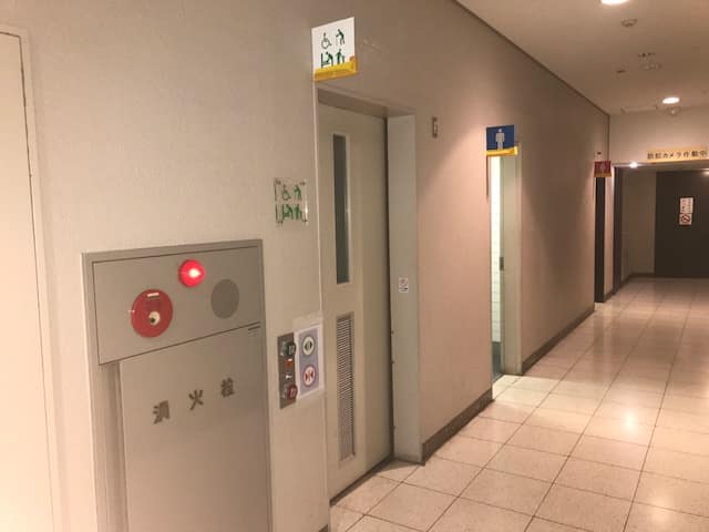 浅草公会堂 のトイレ入口写真
