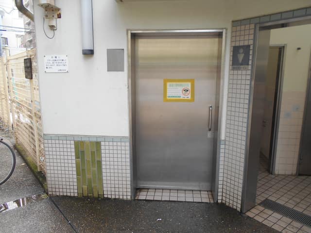 竹町公園 のトイレ入口写真