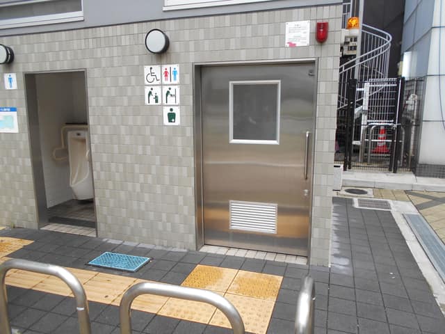 黒門児童遊園 のトイレ入口写真