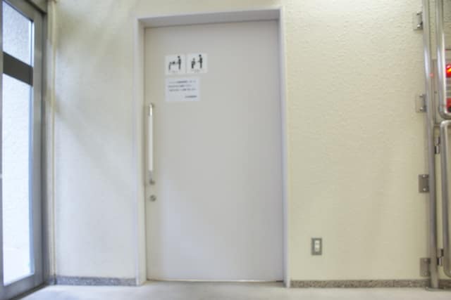 目白図書館 のトイレ入口写真