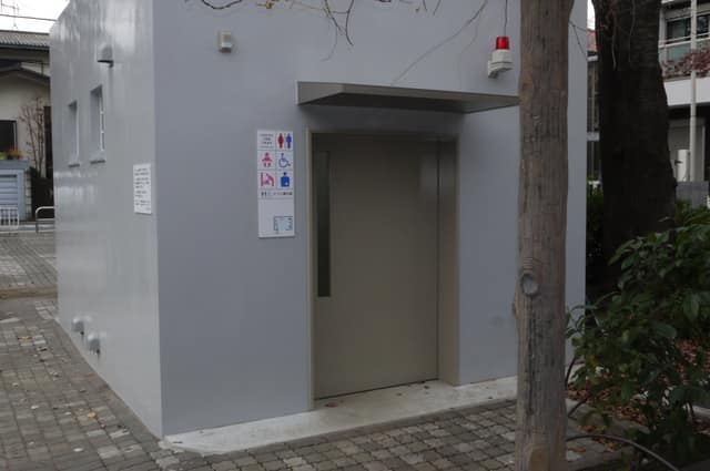 千早公園 のトイレ入口写真