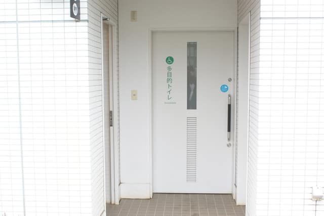 南長崎スポーツセンター のトイレ入口写真